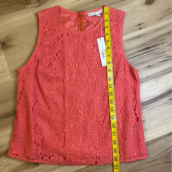 NWT Trina Turk Coral Lace Sleeveless Top Tank Medium - Picture 4 of 6